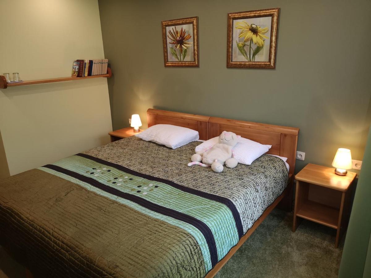 Hotel Senlici Йелгава Екстериор снимка
