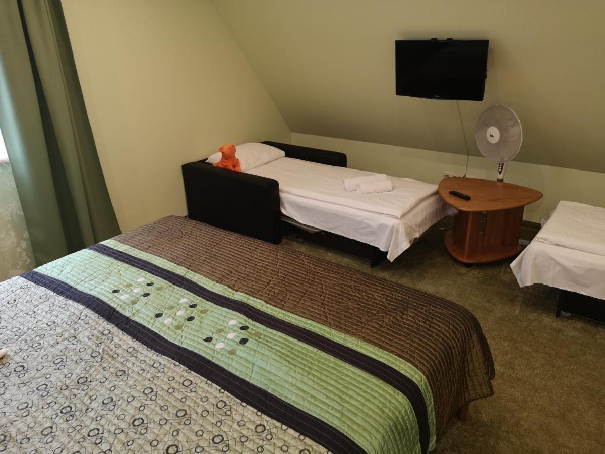 Hotel Senlici Йелгава Екстериор снимка