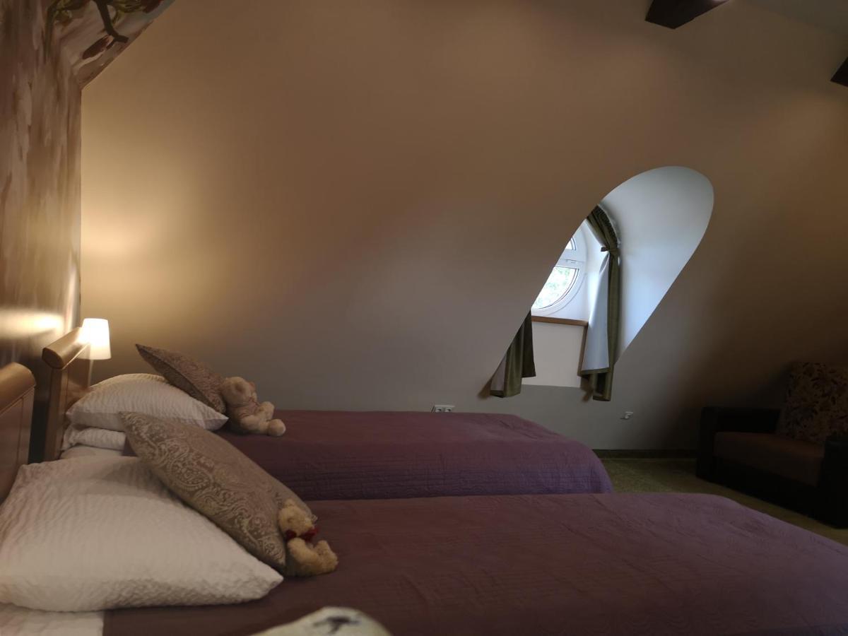 Hotel Senlici Йелгава Екстериор снимка