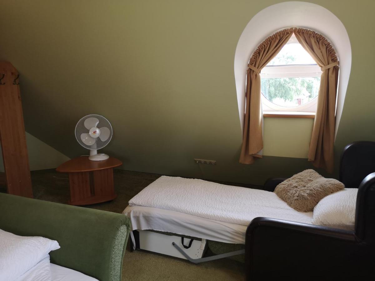 Hotel Senlici Йелгава Екстериор снимка