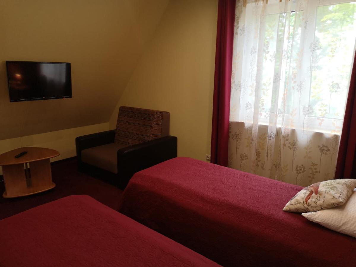 Hotel Senlici Йелгава Екстериор снимка