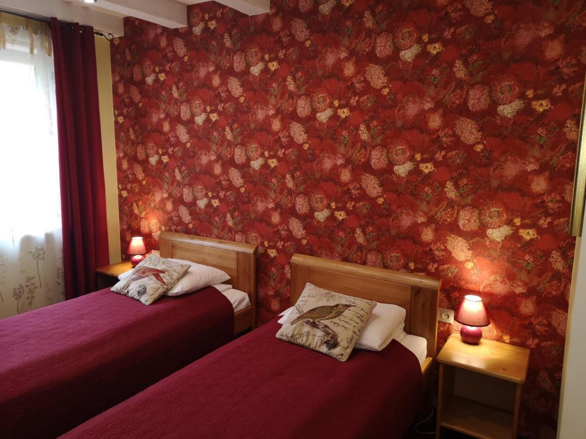 Hotel Senlici Йелгава Екстериор снимка
