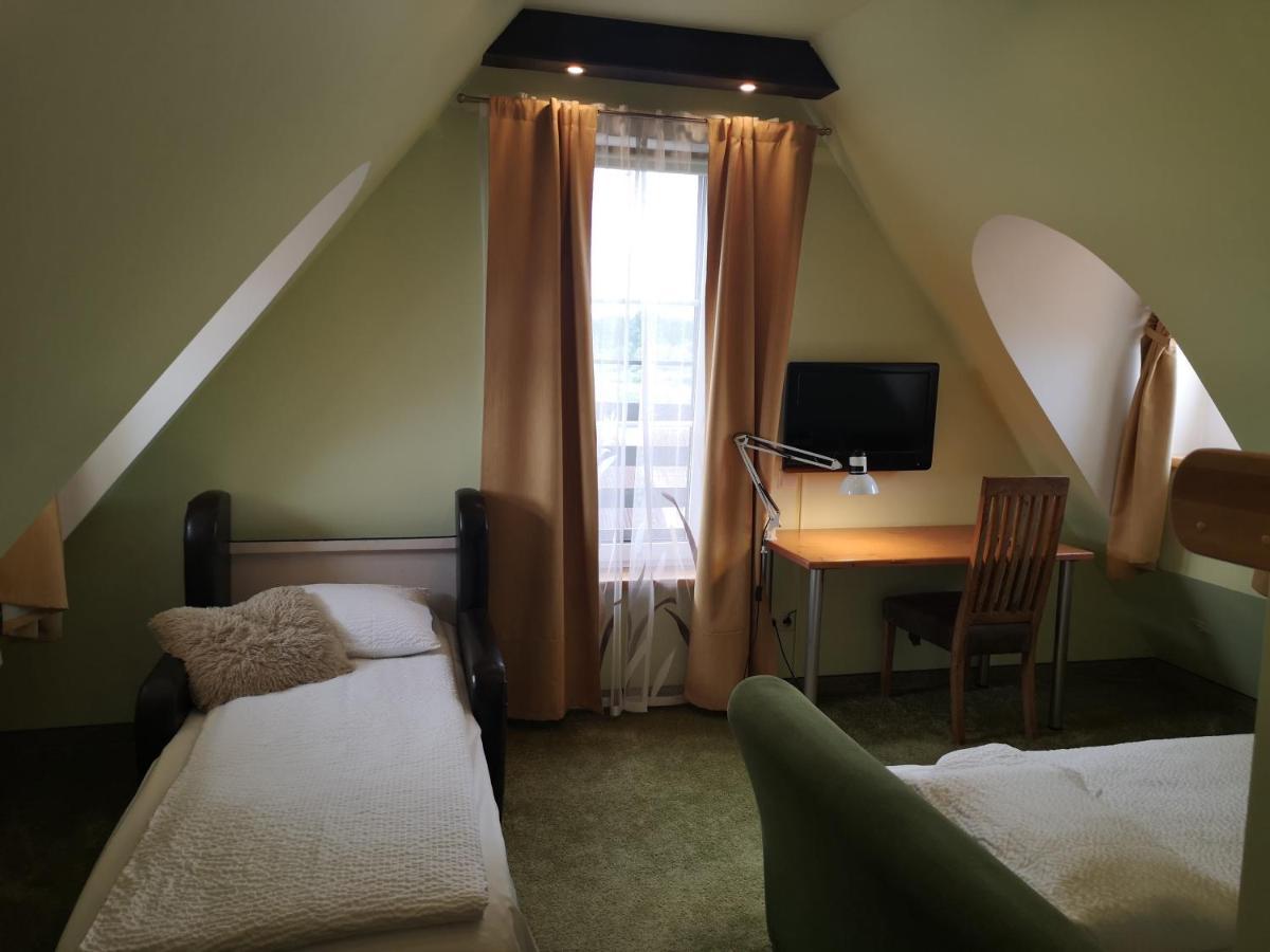 Hotel Senlici Йелгава Екстериор снимка