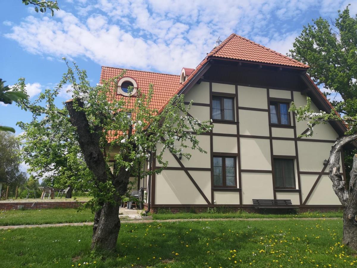 Hotel Senlici Йелгава Екстериор снимка