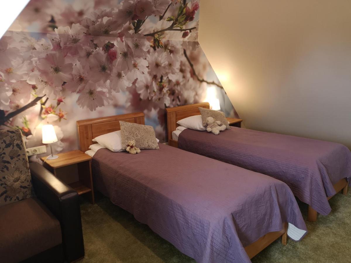 Hotel Senlici Йелгава Екстериор снимка