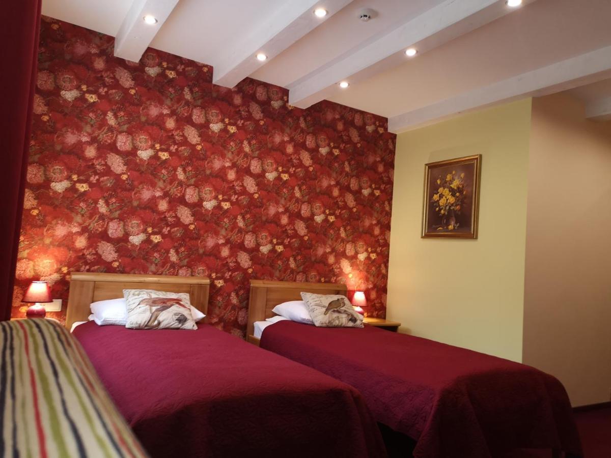 Hotel Senlici Йелгава Екстериор снимка
