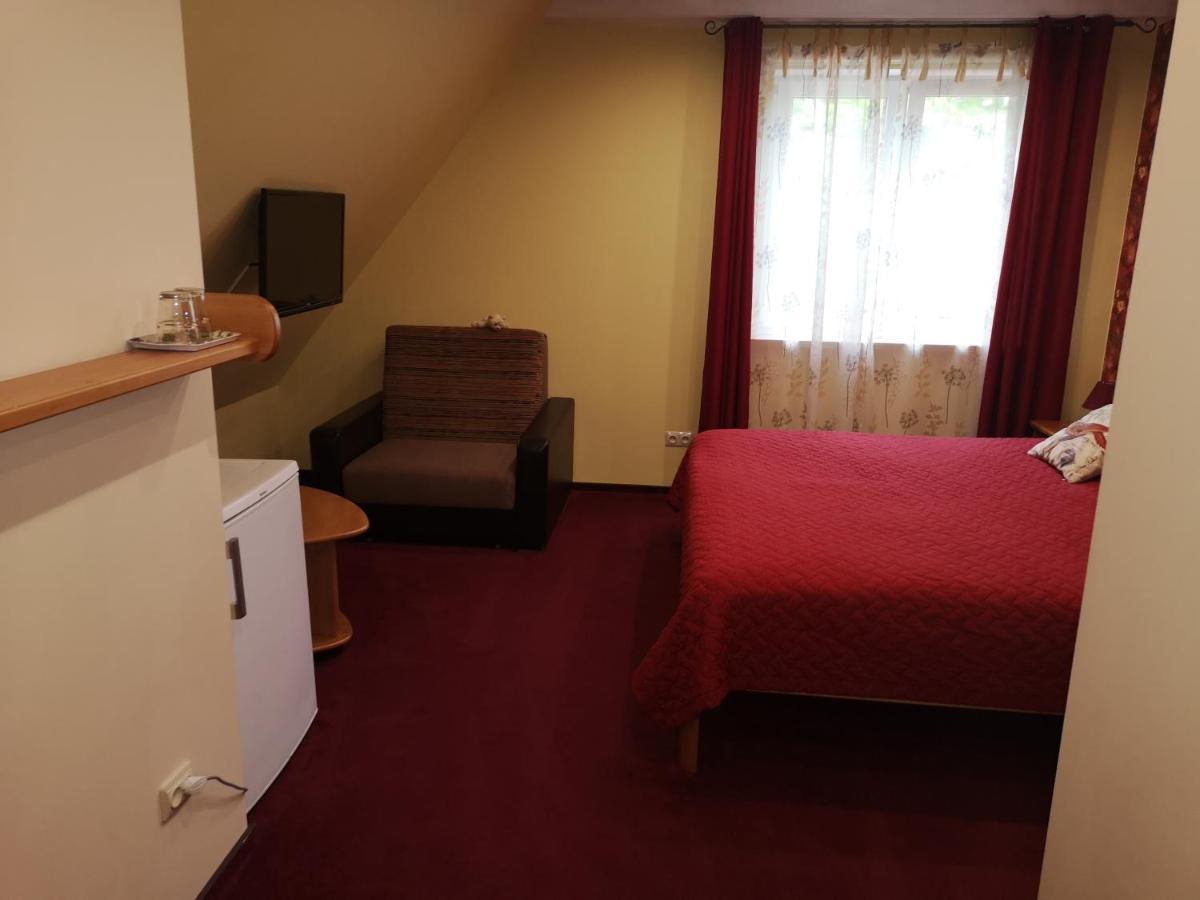Hotel Senlici Йелгава Екстериор снимка