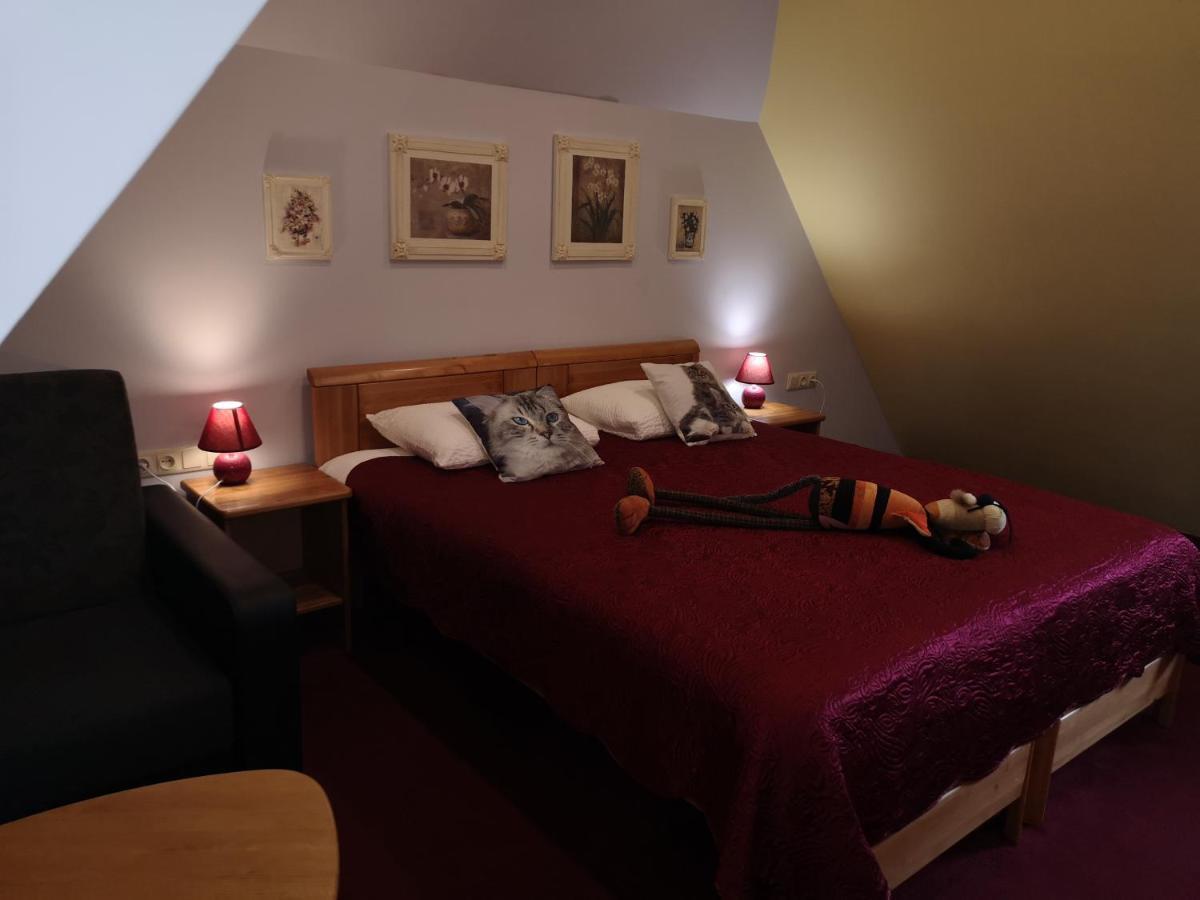 Hotel Senlici Йелгава Екстериор снимка