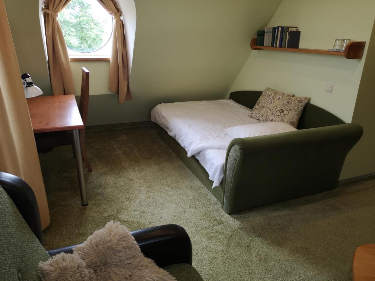 Hotel Senlici Йелгава Екстериор снимка