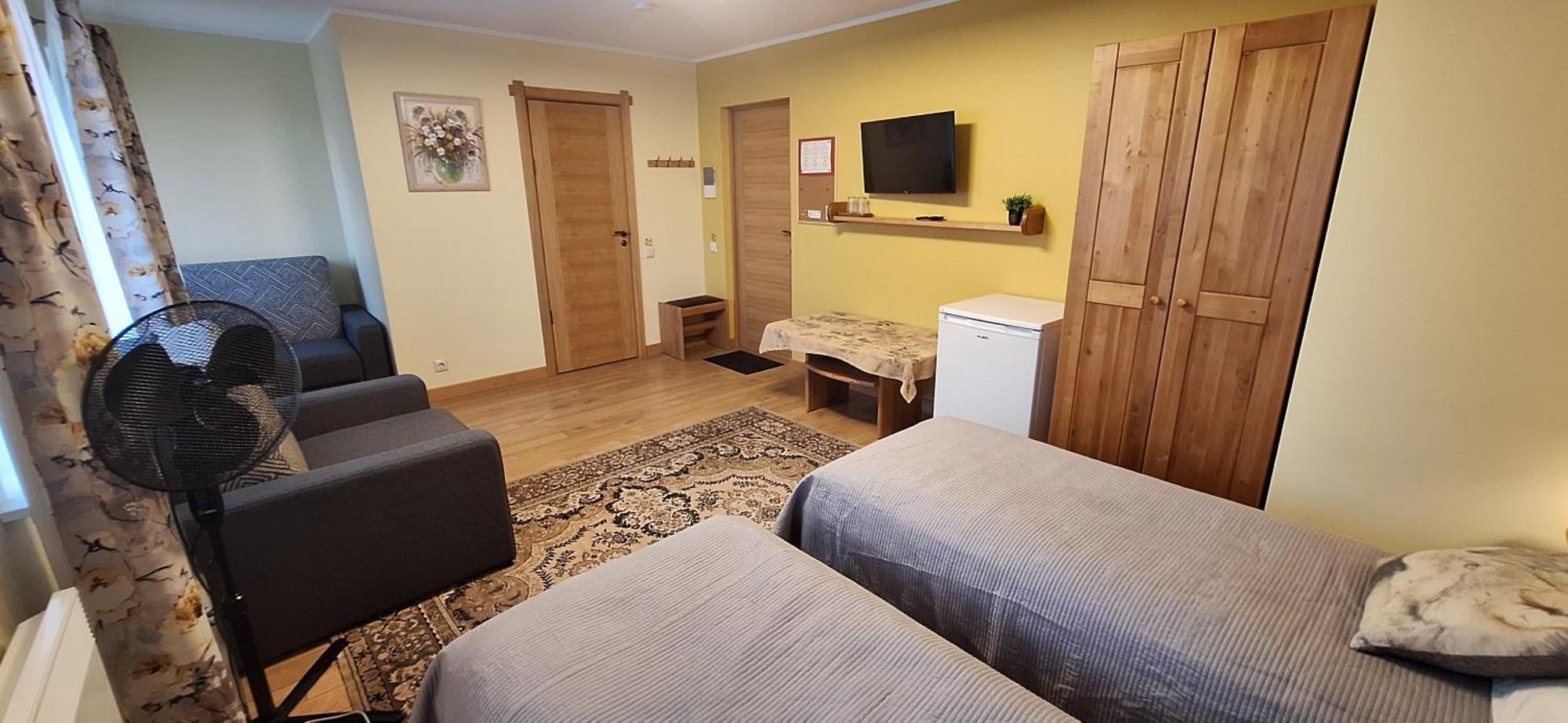 Hotel Senlici Йелгава Екстериор снимка