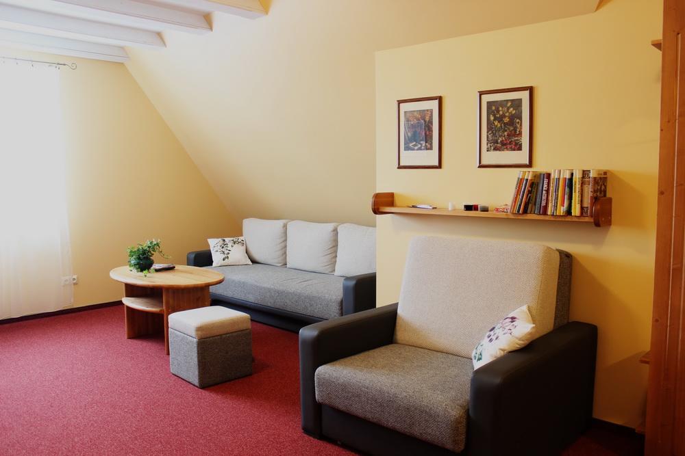 Hotel Senlici Йелгава Екстериор снимка